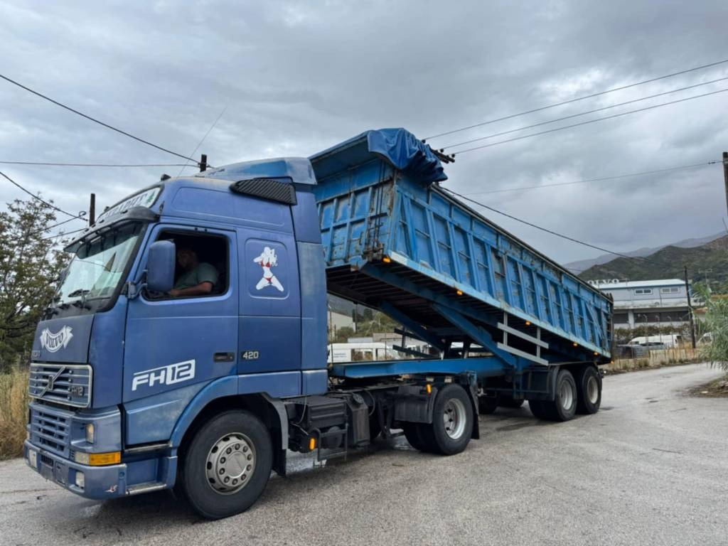 Volvo FH 12 420  - 翻斗车:图1 Volvo FH 12 420  - 翻斗车:图1