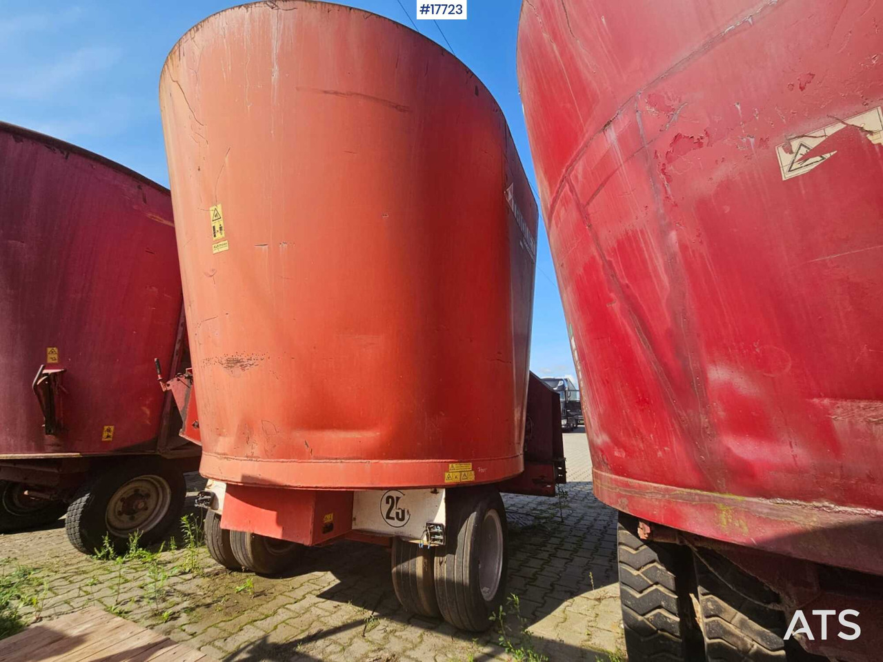 2000 Trioliet SM-12 - 饲料搅拌车:图4 2000 Trioliet SM-12 - 饲料搅拌车:图4