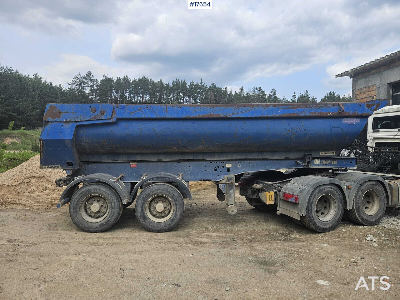 2010 ROBUSTE - KAISER S3302 - 翻斗半拖车:图4 2010 ROBUSTE - KAISER S3302 - 翻斗半拖车:图4