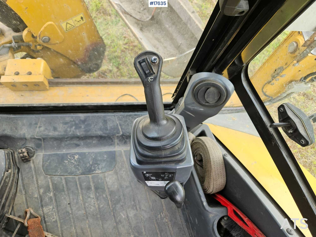 反铲装载机 2016 Caterpillar 432F:图20 反铲装载机 2016 Caterpillar 432F:图20