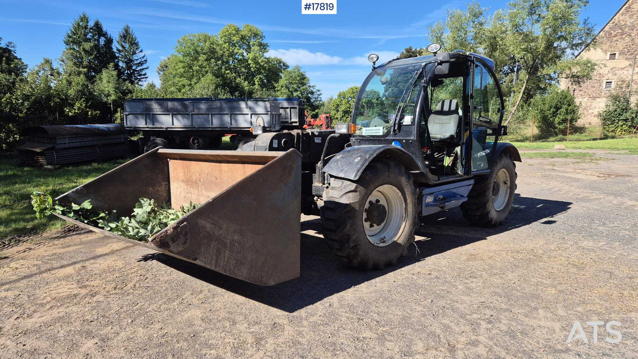 Ładowarka teleskopowa New Holland LM 5060 (2003) - 伸缩臂叉装车:图1 Ładowarka teleskopowa New Holland LM 5060 (2003) - 伸缩臂叉装车:图1