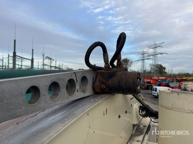 2010 Volvo FM420 8x4 Twin-Steer Sleeper Quad/A Dump Truck - 翻斗车:图5 2010 Volvo FM420 8x4 Twin-Steer Sleeper Quad/A Dump Truck - 翻斗车:图5