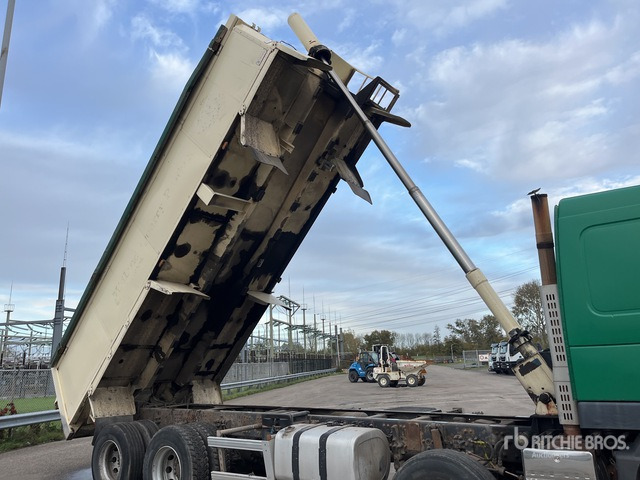 2010 Volvo FM420 8x4 Twin-Steer Sleeper Quad/A Dump Truck - 翻斗车:图4 2010 Volvo FM420 8x4 Twin-Steer Sleeper Quad/A Dump Truck - 翻斗车:图4