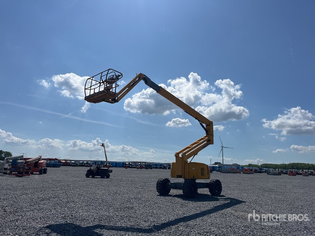 2012 Haulotte HA20PX 4WD Diesel Articulating Boom Lift - 铰接臂:图3 2012 Haulotte HA20PX 4WD Diesel Articulating Boom Lift - 铰接臂:图3
