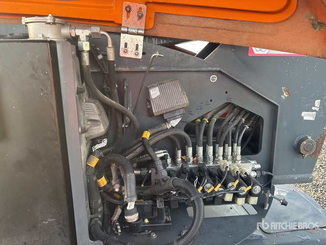 2014 ATN Zebra 12 Diesel (Inoperable) Articulating Boom Lift - 铰接臂:图5 2014 ATN Zebra 12 Diesel (Inoperable) Articulating Boom Lift - 铰接臂:图5