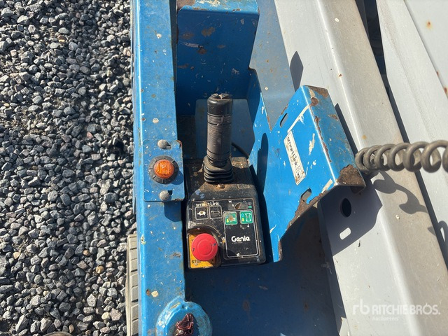 2015 Genie GS-4047 Electric Scissor Lift - 剪式升降机:图5 2015 Genie GS-4047 Electric Scissor Lift - 剪式升降机:图5