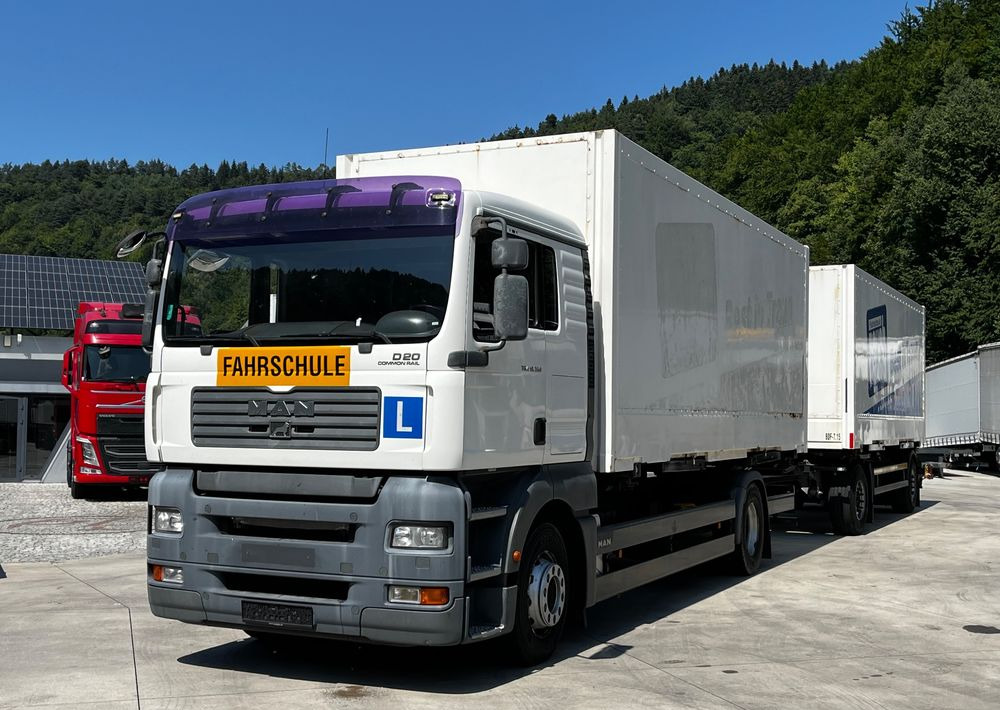 MAN TGA 18.350 6x2 D20 // BDF // Niski Przebieg // + Przyczepa Schmitz BDF // - 驾驶室底盘卡车:图2 MAN TGA 18.350 6x2 D20 // BDF // Niski Przebieg // + Przyczepa Schmitz BDF // - 驾驶室底盘卡车:图2