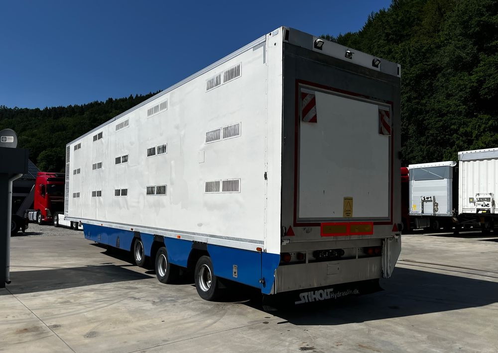 Pezzaioli HMK Industri // Do przewozu zwierząt // 2004 Rok // 3 Pokłady // Waga // Osi skrętne // Oznonacja // - 牲畜运输半拖车:图2 Pezzaioli HMK Industri // Do przewozu zwierząt // 2004 Rok // 3 Pokłady // Waga // Osi skrętne // Oznonacja // - 牲畜运输半拖车:图2