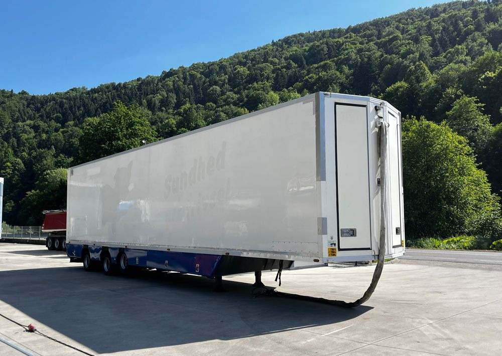 Pezzaioli HMK Industri // Do przewozu zwierząt // 2004 Rok // 3 Pokłady // Waga // Osi skrętne // Oznonacja // - 牲畜运输半拖车:图4 Pezzaioli HMK Industri // Do przewozu zwierząt // 2004 Rok // 3 Pokłady // Waga // Osi skrętne // Oznonacja // - 牲畜运输半拖车:图4