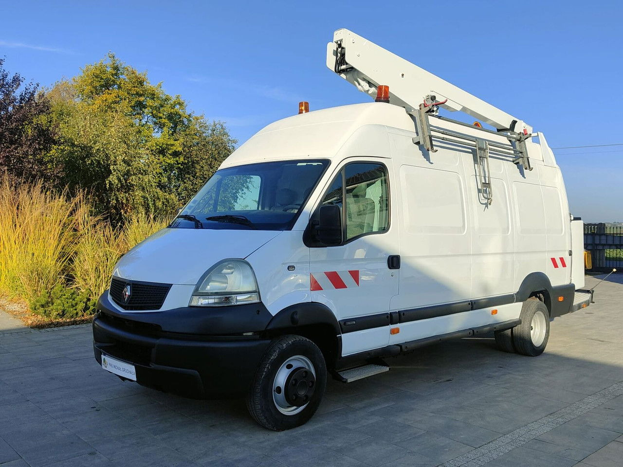 Renault Mascott 3.0 - 车载空中平台:图3 Renault Mascott 3.0 - 车载空中平台:图3