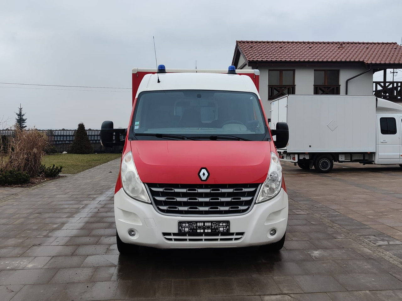 Renault Master Karetka Ambulans pogotowie kontenerowe Kamper - 救护车:图2 Renault Master Karetka Ambulans pogotowie kontenerowe Kamper - 救护车:图2