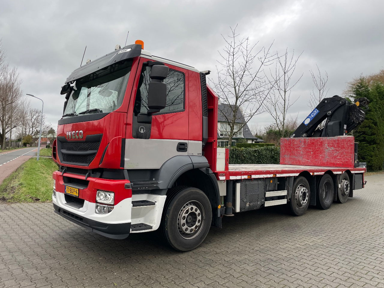 Iveco Stralis 360 with HMF 4020 K5 crane - 起重车:图2 Iveco Stralis 360 with HMF 4020 K5 crane - 起重车:图2
