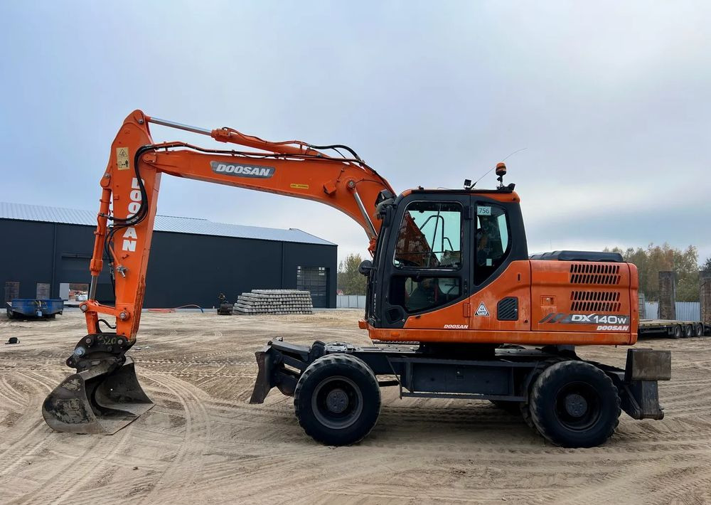 Doosan DX140W-3 - 轮式挖掘机:图5 Doosan DX140W-3 - 轮式挖掘机:图5