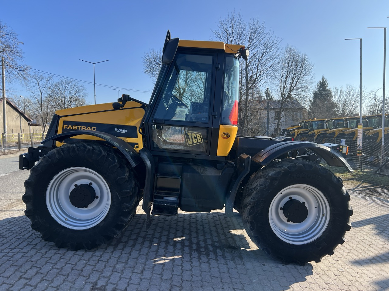 JCB Fastrac 2140 - 拖拉机:图2 JCB Fastrac 2140 - 拖拉机:图2