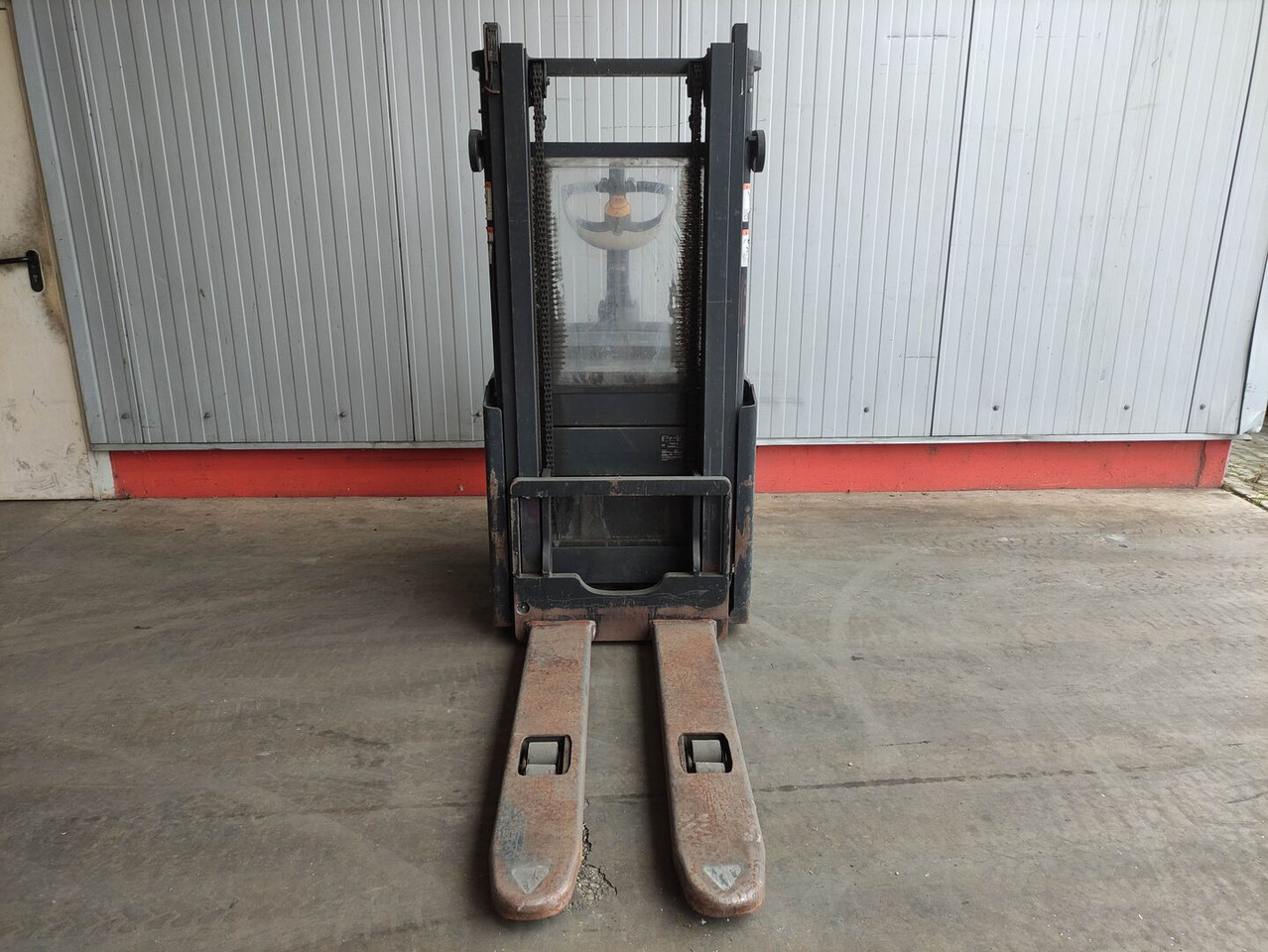 Crown ET4000 1.2TL (Doppelstock) - 堆垛机:图3 Crown ET4000 1.2TL (Doppelstock) - 堆垛机:图3