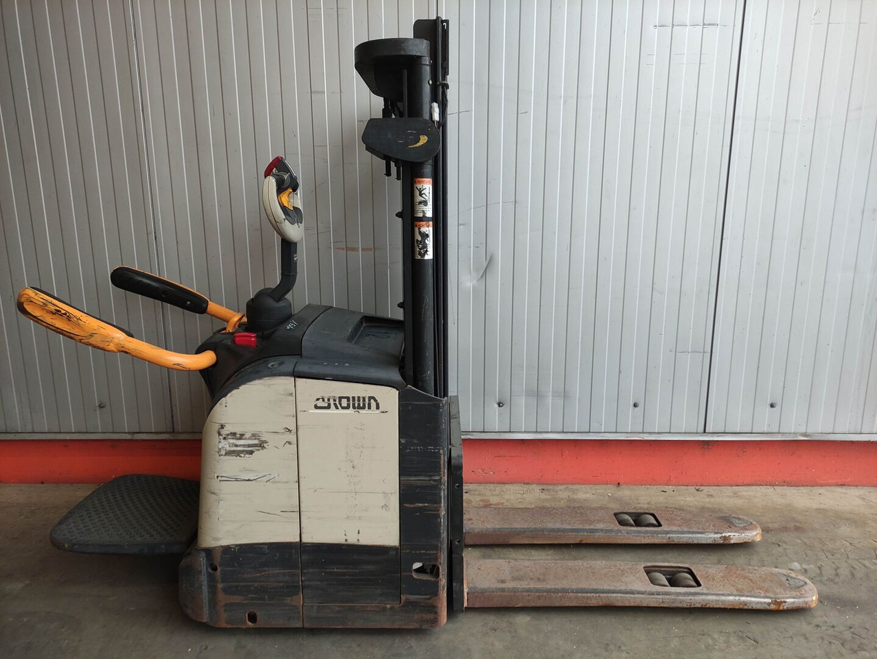 Crown ET4000 1.2TL (Doppelstock) - 堆垛机:图2 Crown ET4000 1.2TL (Doppelstock) - 堆垛机:图2