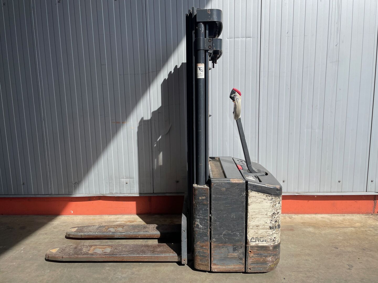 Crown WE2300 1.6 TT - 堆垛机:图1 Crown WE2300 1.6 TT - 堆垛机:图1