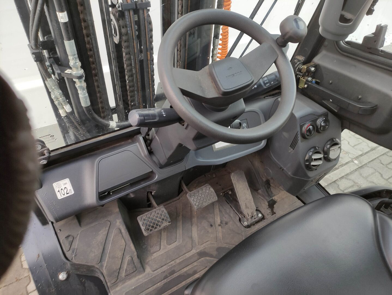 Doosan D35C-9 - 柴油叉车:图5 Doosan D35C-9 - 柴油叉车:图5