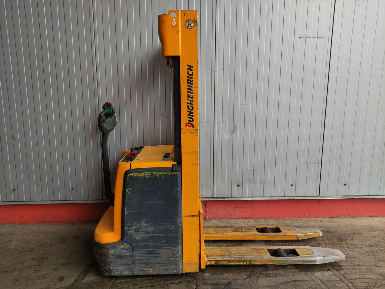 Jungheinrich EJC 216 - 堆垛机:图2 Jungheinrich EJC 216 - 堆垛机:图2