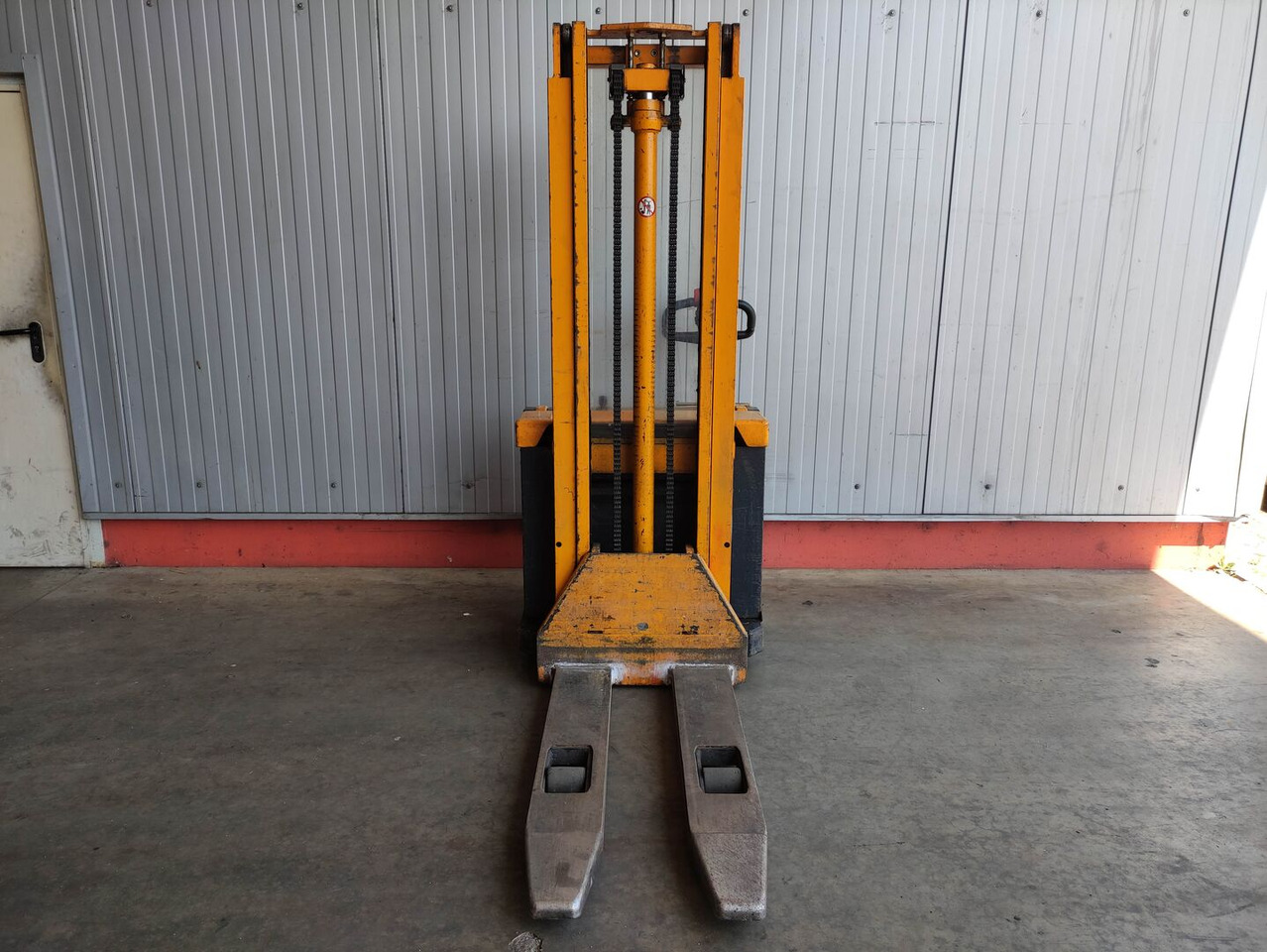 Jungheinrich EJC A 12.5 - 堆垛机:图3 Jungheinrich EJC A 12.5 - 堆垛机:图3