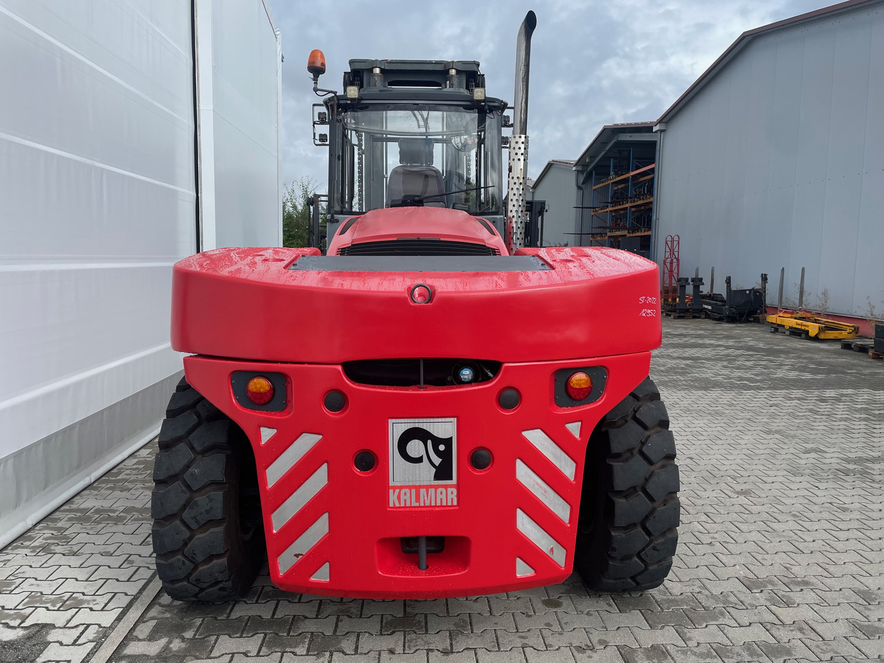 Kalmar DCG160-12 - 集装箱叉装车:图4 Kalmar DCG160-12 - 集装箱叉装车:图4