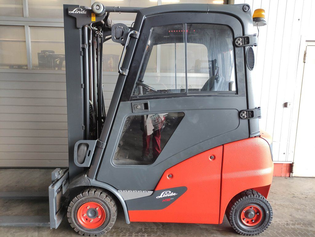 Linde H16D-01-391 *Komplett aufbereitet* - 柴油叉车:图1 Linde H16D-01-391 *Komplett aufbereitet* - 柴油叉车:图1
