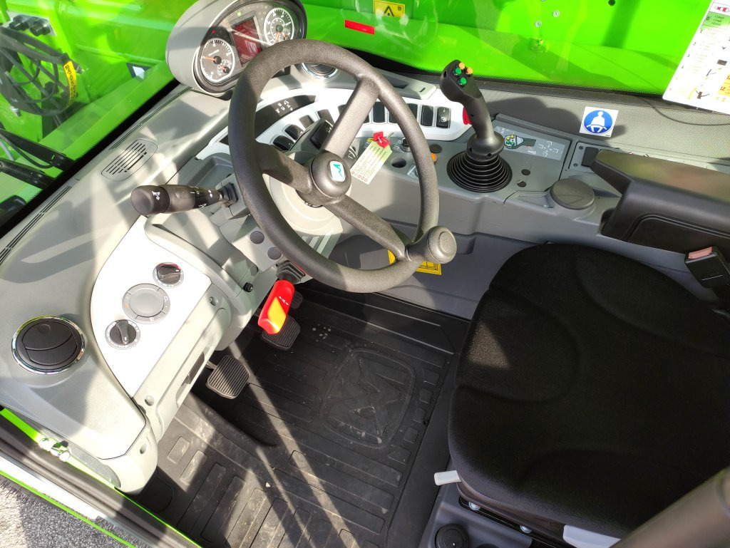 Merlo P27.6 Plus - 40km/h - 伸缩臂叉装车:图5 Merlo P27.6 Plus - 40km/h - 伸缩臂叉装车:图5