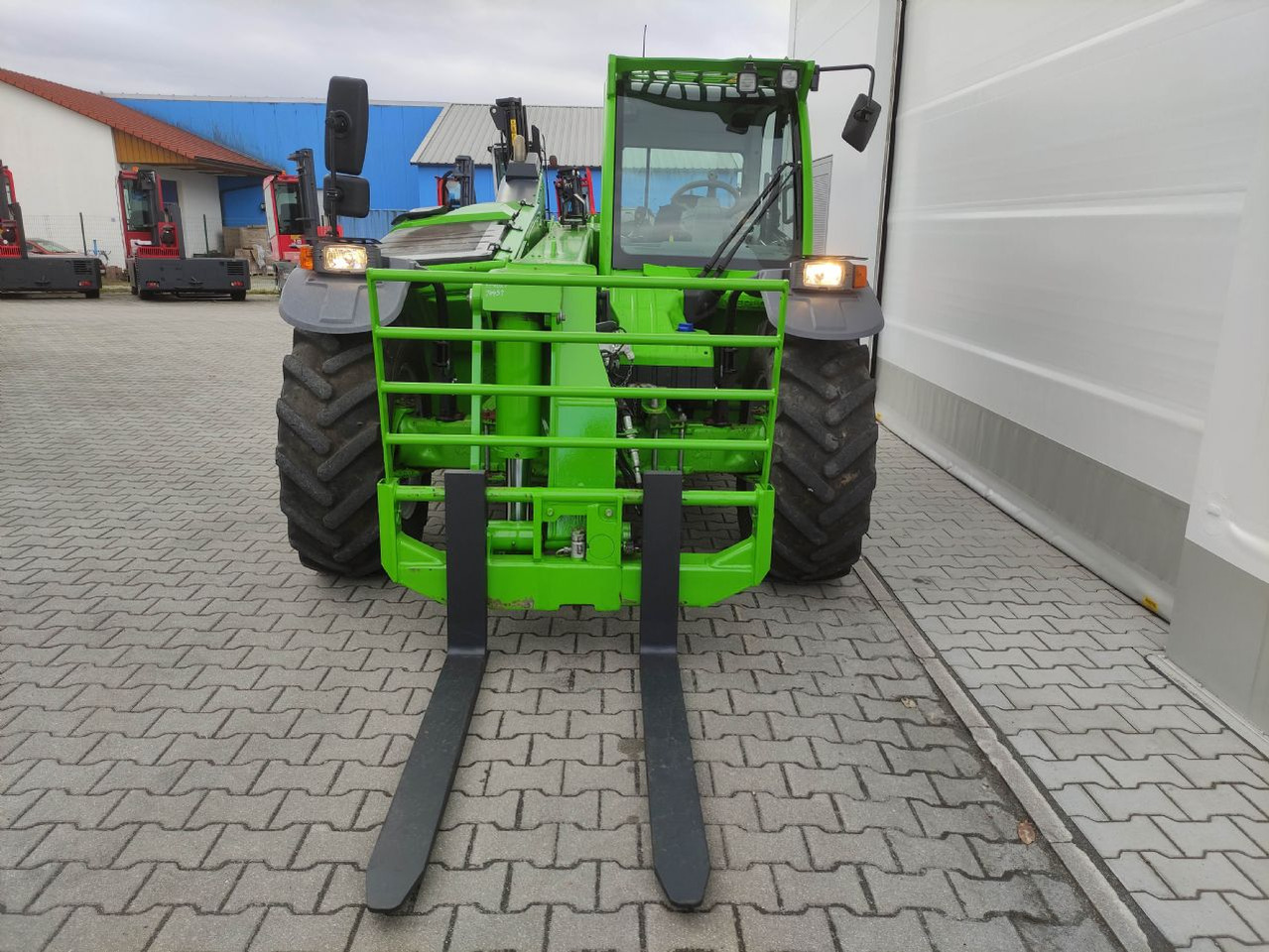 Merlo TF35.7-140 - 40 km/h - 伸缩臂叉装车:图3 Merlo TF35.7-140 - 40 km/h - 伸缩臂叉装车:图3