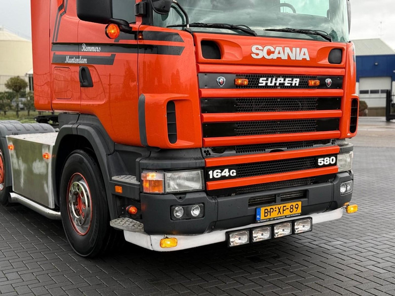 Scania R 164 GA 6X2/4 NA 580 SHOW TRUCK, GESTUURDE VOORLOPER, COMPLEET, TOP. - 牵引车:图5 Scania R 164 GA 6X2/4 NA 580 SHOW TRUCK, GESTUURDE VOORLOPER, COMPLEET, TOP. - 牵引车:图5