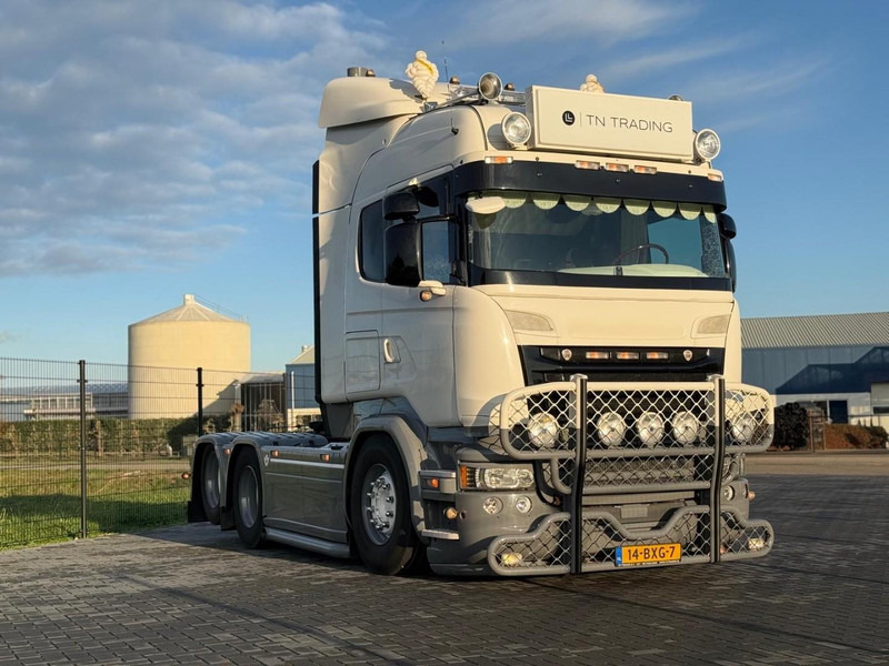 Scania R580 VOLLE SHOWTRUCK, VOLLUCHT, OPEN UITLAAT, INTERIEUR. - 牵引车:图1 Scania R580 VOLLE SHOWTRUCK, VOLLUCHT, OPEN UITLAAT, INTERIEUR. - 牵引车:图1
