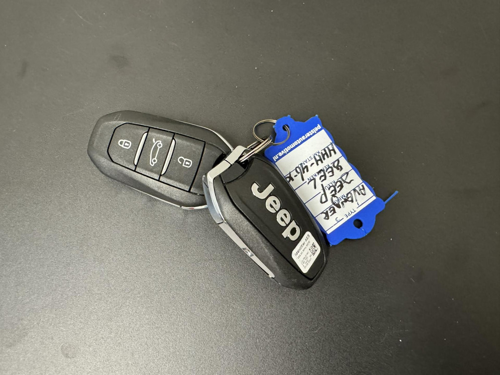 Jeep Avenger-1.2 Altitude Adaptive cruise control Climate control Parkeersensor achter DAB radio - 越野车:图4 Jeep Avenger-1.2 Altitude Adaptive cruise control Climate control Parkeersensor achter DAB radio - 越野车:图4