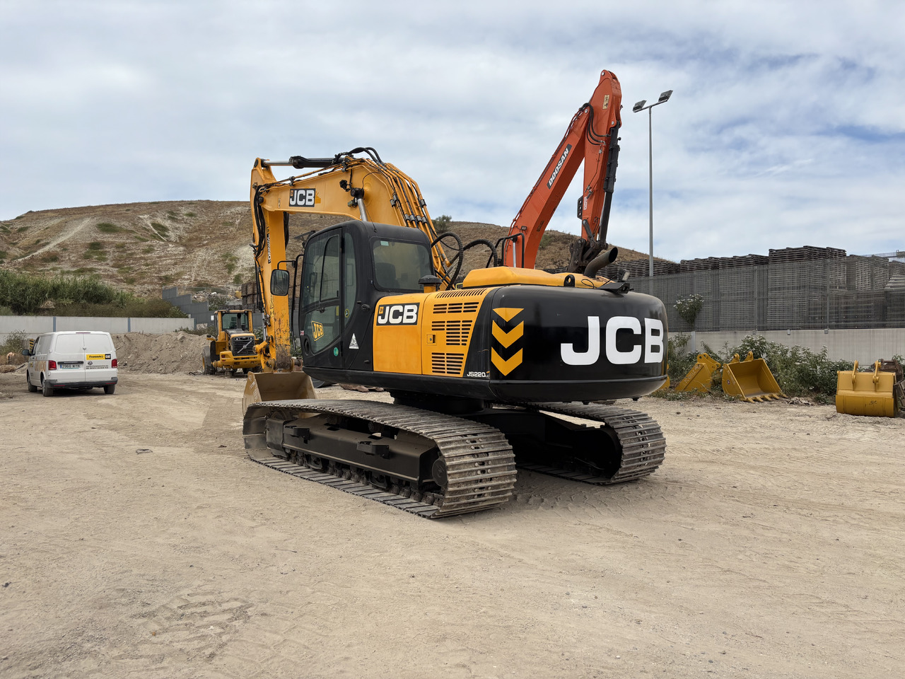 JCB JS220LC - 履带式挖掘机:图3 JCB JS220LC - 履带式挖掘机:图3