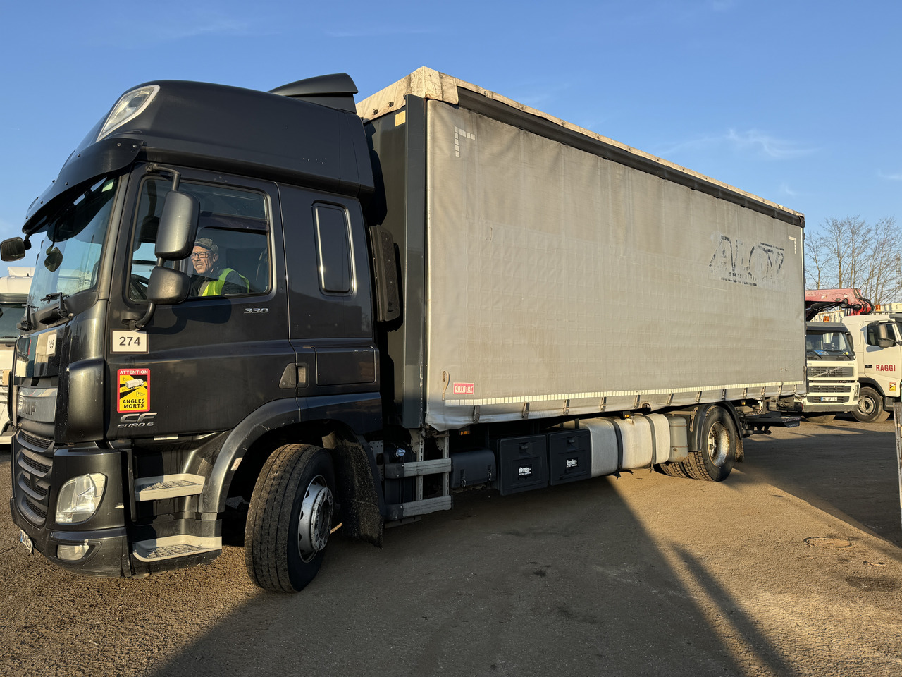 DAF Cf 330 - 侧帘卡车:图1 DAF Cf 330 - 侧帘卡车:图1