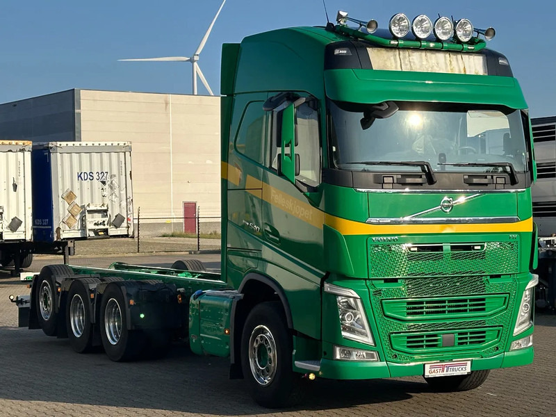 Volvo FH 13.540 Globe XL 8x4*4 Chassis Retarder *447 Tkm* - 驾驶室底盘卡车:图3 Volvo FH 13.540 Globe XL 8x4*4 Chassis Retarder *447 Tkm* - 驾驶室底盘卡车:图3