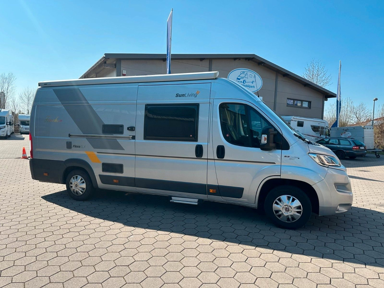 Sun Living Flexo SLX/1.Hand/Einzelbetten/Klima/Solar/Markis - 露营货车:图3 Sun Living Flexo SLX/1.Hand/Einzelbetten/Klima/Solar/Markis - 露营货车:图3