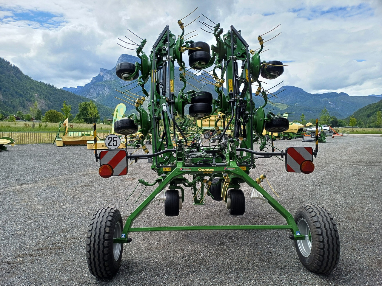 Krone Vendro T 1020 (23756) - 翻草机/ 搂草机:图4 Krone Vendro T 1020 (23756) - 翻草机/ 搂草机:图4