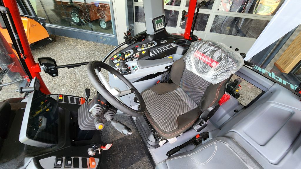 Lindner Lintrac 100 (15957) - 拖拉机:图2 Lindner Lintrac 100 (15957) - 拖拉机:图2