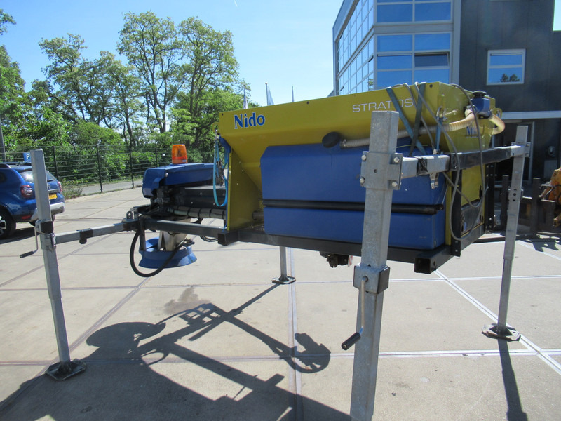 撒沙机/ 撒盐机 NIDO Stratos B08L-24 PCLN-350 Roto-power 0,8m3 + 350L Salzstreuer Saltspreader:图8 撒沙机/ 撒盐机 NIDO Stratos B08L-24 PCLN-350 Roto-power 0,8m3 + 350L Salzstreuer Saltspreader:图8