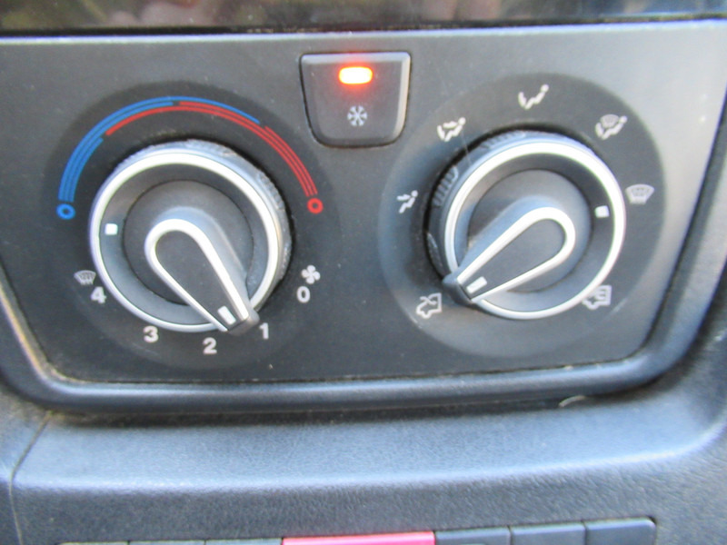 紧凑型面包车, 康比货车 Peugeot Boxer 330 2.2 HDI 96KW L1H P+ DOKA Dubbelcabine AIRCO:图11 紧凑型面包车, 康比货车 Peugeot Boxer 330 2.2 HDI 96KW L1H P+ DOKA Dubbelcabine AIRCO:图11