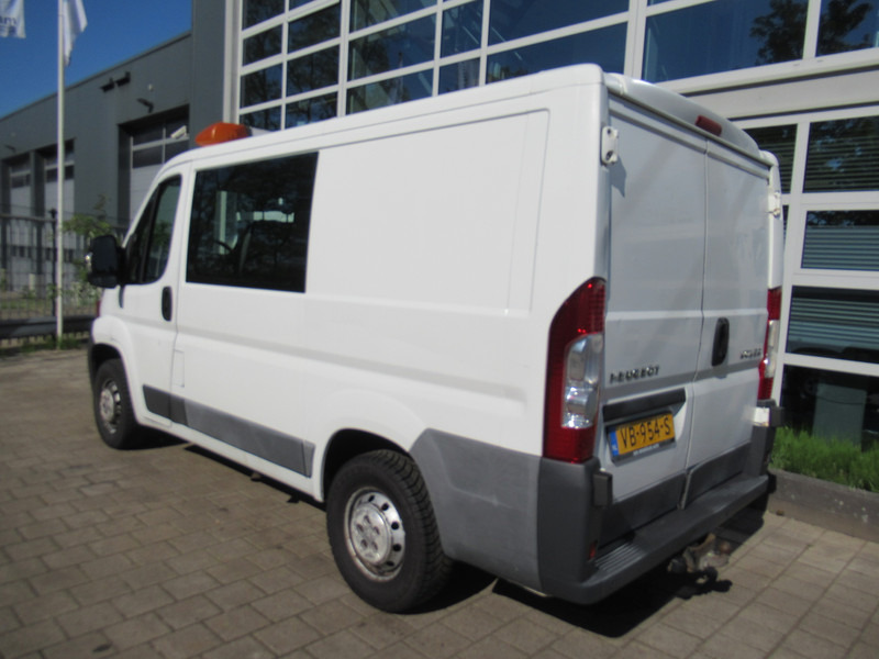Peugeot Boxer 330 2.2 HDI 96KW L1H1 DOKA Dubbelcabine AIRCO P+ - 紧凑型面包车, 康比货车:图3 Peugeot Boxer 330 2.2 HDI 96KW L1H1 DOKA Dubbelcabine AIRCO P+ - 紧凑型面包车, 康比货车:图3