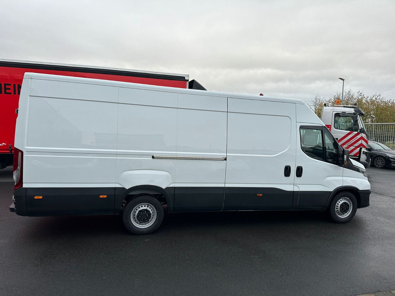 Iveco Daily 35 S14*Automatik*Heckkamera*top. Zustand!! Iveco Daily 35 S14*TOP*Automatik*Kamera* - 无侧窗厢式货车:图5 Iveco Daily 35 S14*Automatik*Heckkamera*top. Zustand!! Iveco Daily 35 S14*TOP*Automatik*Kamera* - 无侧窗厢式货车:图5