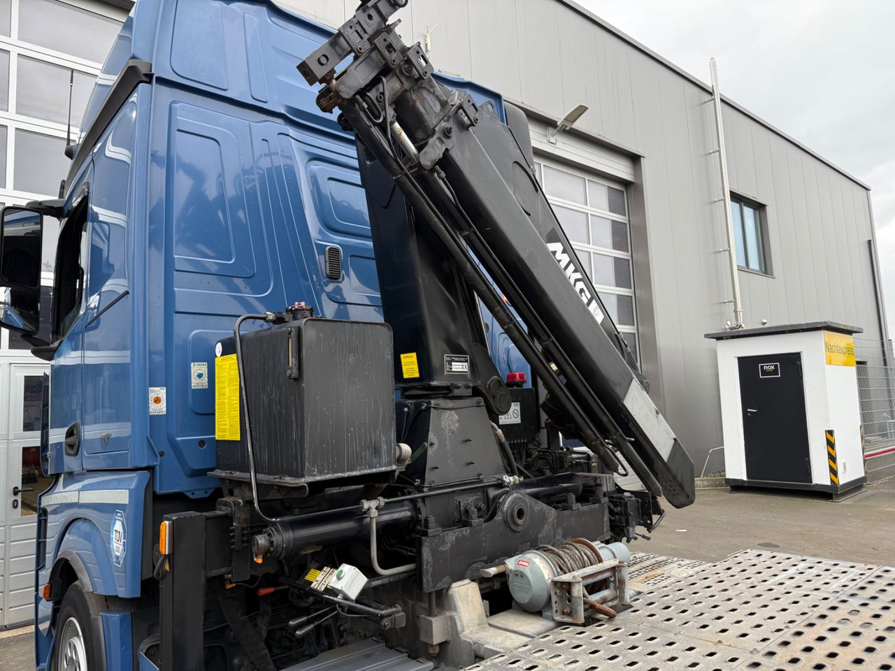 Mercedes-Benz Actros 1843 FVG 5-Zug / VDI 2700 / Kran MKG - 自动转运卡车:图4 Mercedes-Benz Actros 1843 FVG 5-Zug / VDI 2700 / Kran MKG - 自动转运卡车:图4
