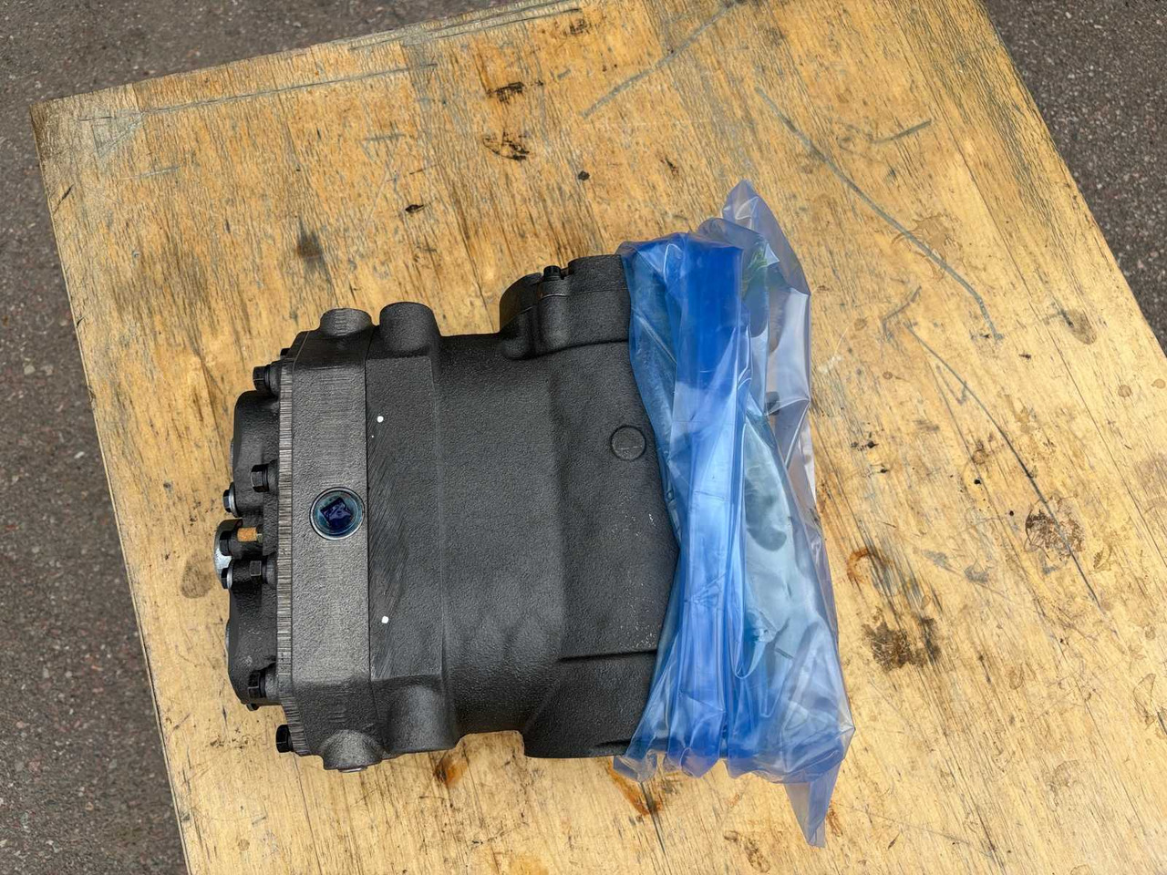 Air Dryer Compressor Cummins ST-676 - 空调压缩机:图5 Air Dryer Compressor Cummins ST-676 - 空调压缩机:图5