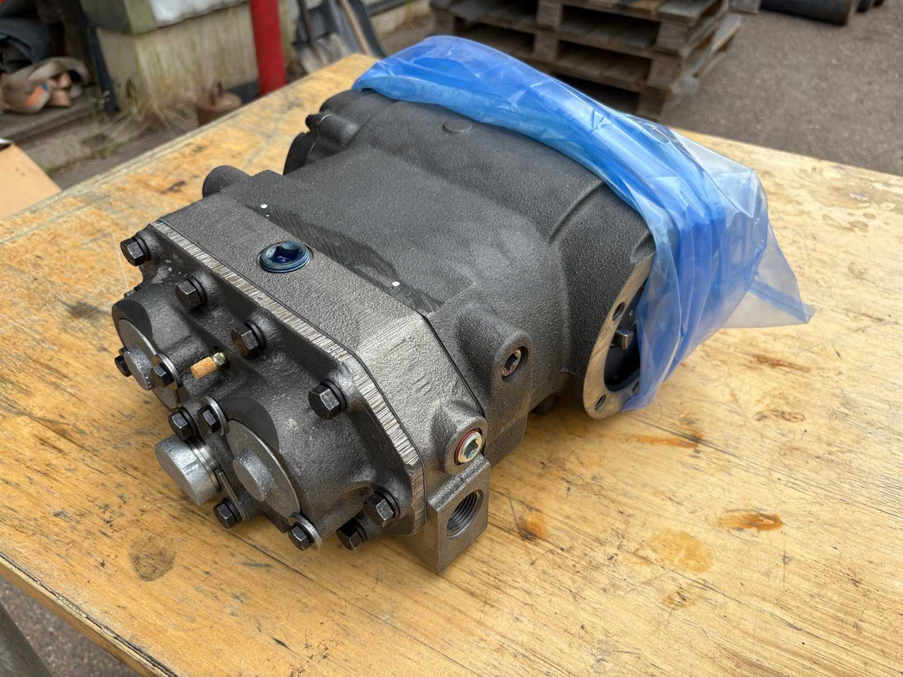 Air Dryer Compressor Cummins ST-676 - 空调压缩机:图2 Air Dryer Compressor Cummins ST-676 - 空调压缩机:图2