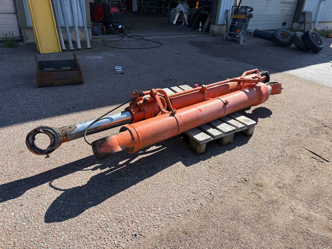 Hitachi ZX650 LHC Boom Cylinders 2 pcs - 液压缸:图1 Hitachi ZX650 LHC Boom Cylinders 2 pcs - 液压缸:图1