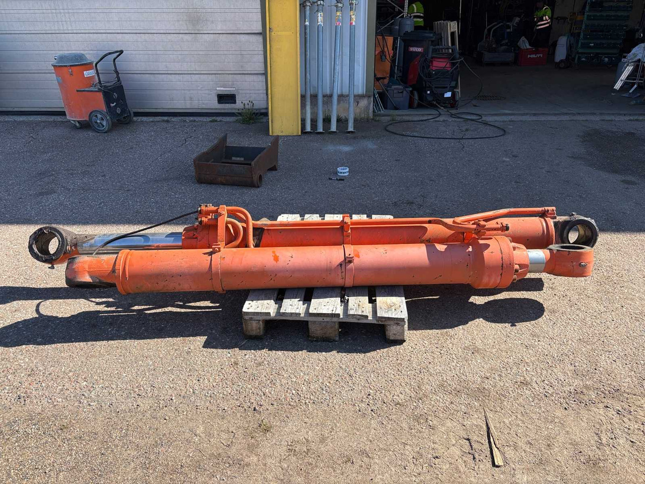 Hitachi ZX650 LHC Boom Cylinders 2 pcs - 液压缸:图2 Hitachi ZX650 LHC Boom Cylinders 2 pcs - 液压缸:图2