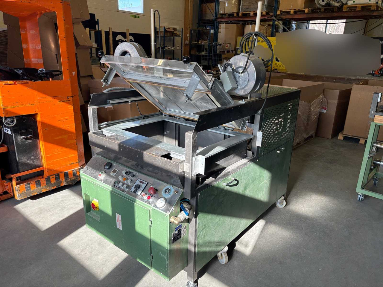 Thermoforming Machine EDL Parnavac VFM - 包装机械:图1 Thermoforming Machine EDL Parnavac VFM - 包装机械:图1