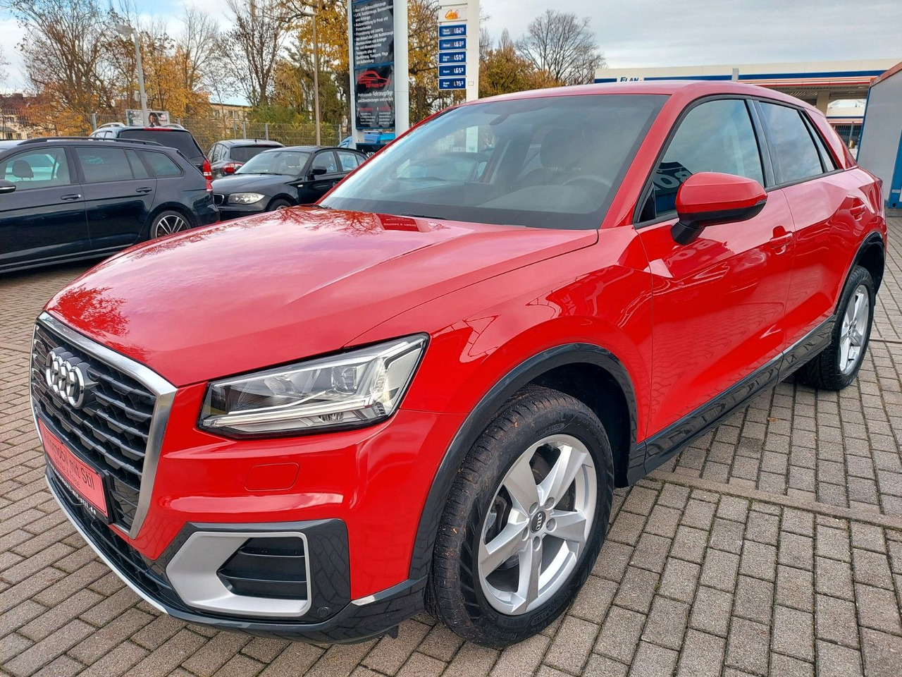 Audi Q2 40 TFSI quattro sport LED Leder Kamera AHK - 越野车:图5 Audi Q2 40 TFSI quattro sport LED Leder Kamera AHK - 越野车:图5