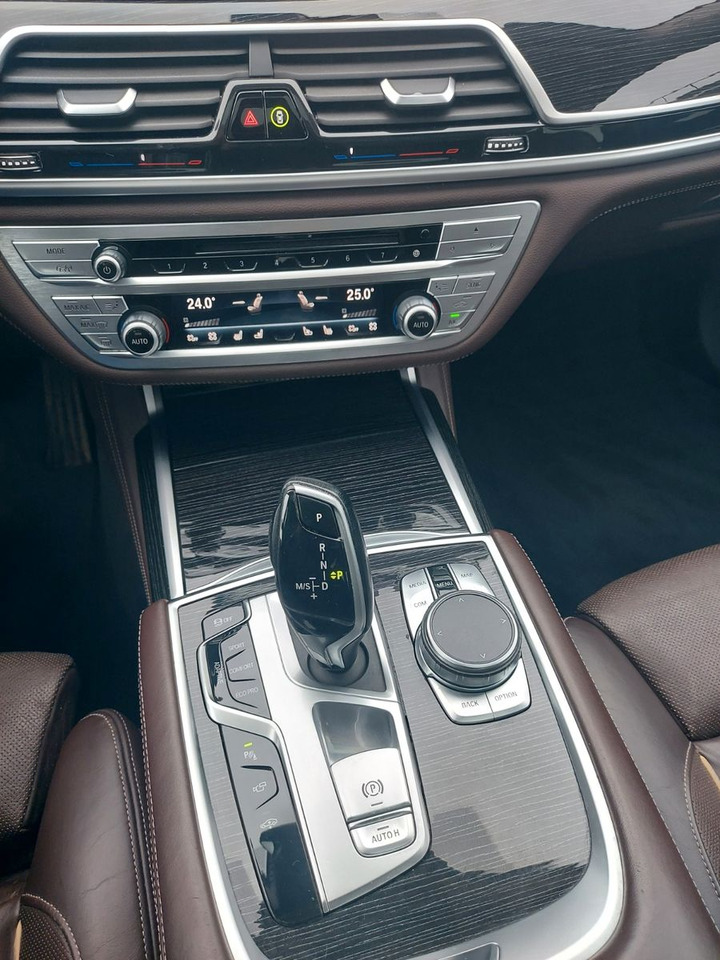 轿车 BMW 740 Baureihe 7 Lim 740 d xDrive Glasdach ACC：图13