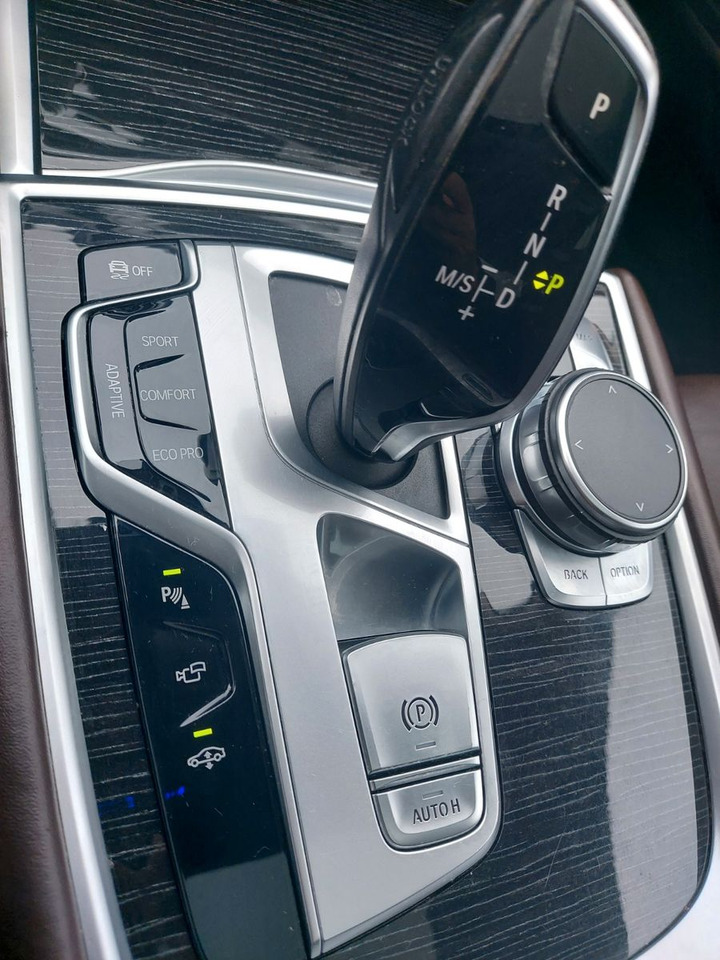 轿车 BMW 740 Baureihe 7 Lim 740 d xDrive Glasdach ACC：图15